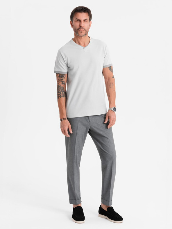 Ombre Clothing Pánské tričko s kontrastními vsadkami a výstřihem do V - světle šedé