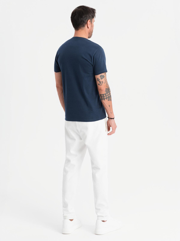 Ombre Clothing Pánské klasické bavlněné tričko BASIC s výstřihem do V - tmavě modré