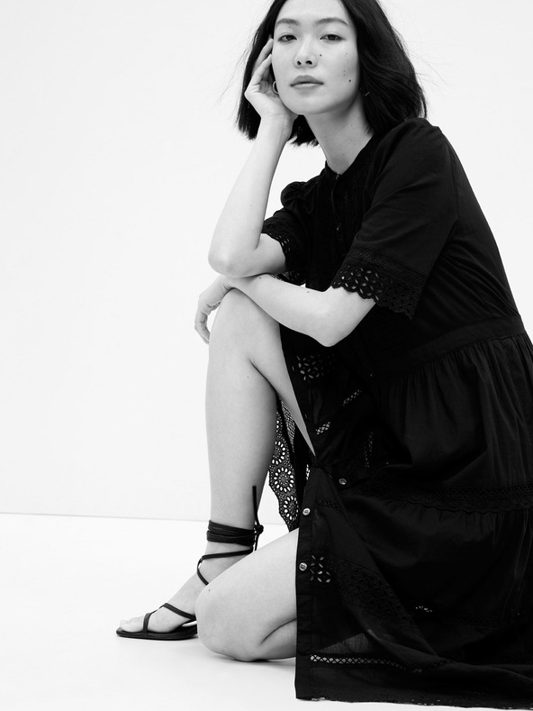 GAP Šaty midi s madeirou GAP