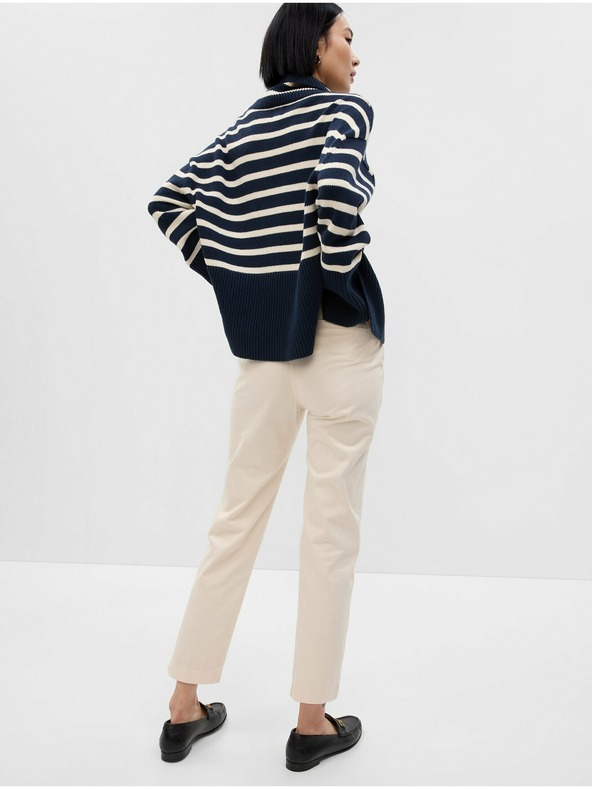 GAP Kalhoty Downtown Khakis GAP