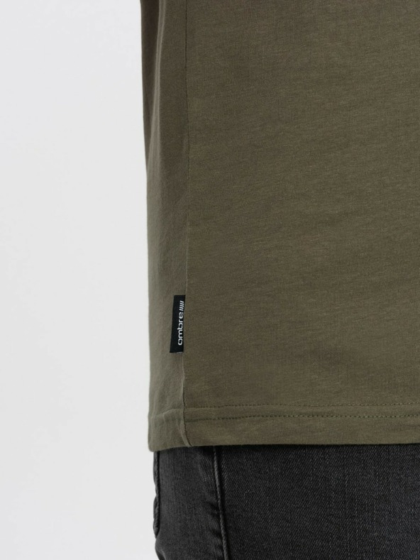 Ombre Clothing Khaki pánské basic tričko s véčkovým výstřihem Ombre Clothing