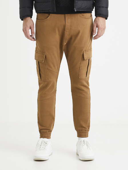 Celio Hnědé pánské kalhoty s kapsami Celio Vokit