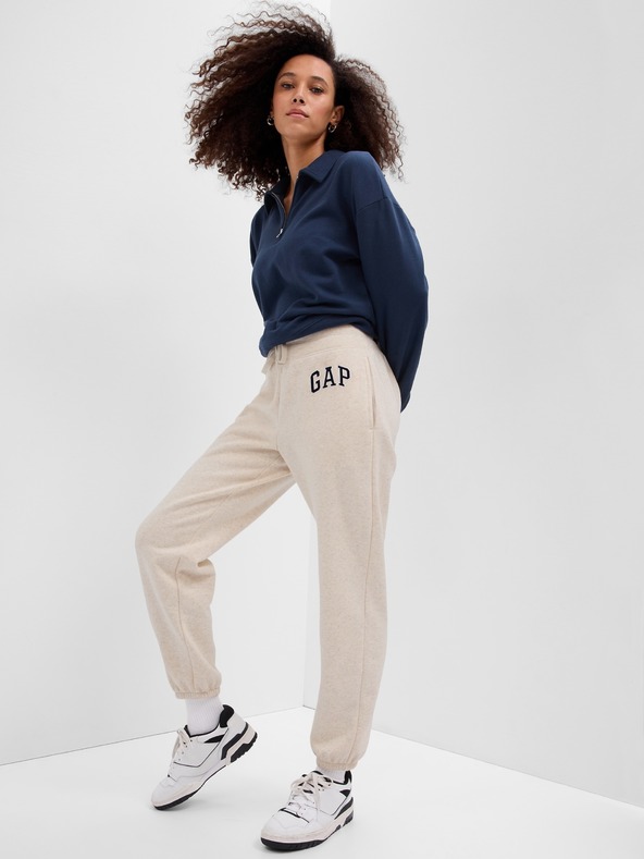 GAP Tepláky s logem a fleece GAP