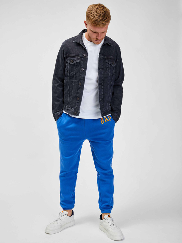 GAP Tepláky s vyšitým logem a fleece GAP
