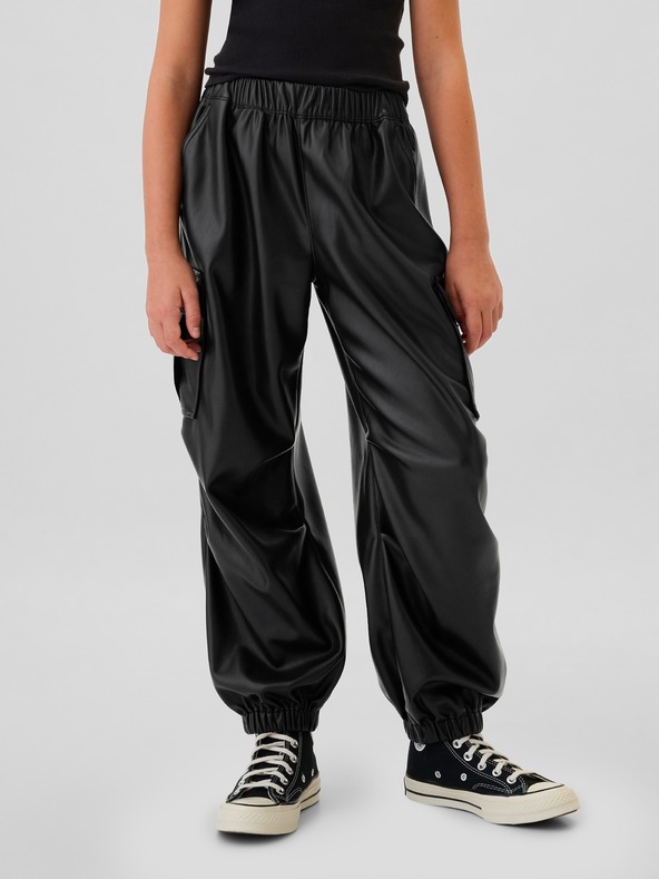 GAP Dětské koženkové cargo kalhoty GAP