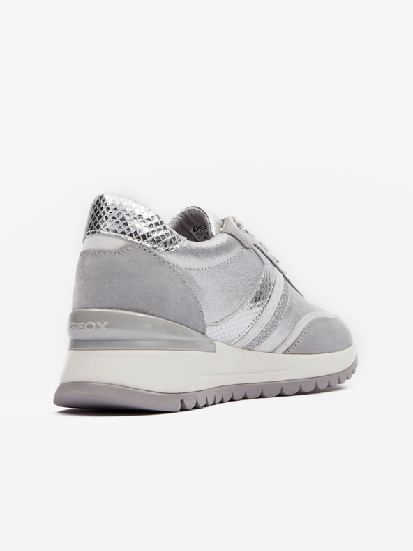 Geox Stříbrné dámské tenisky Geox Desya