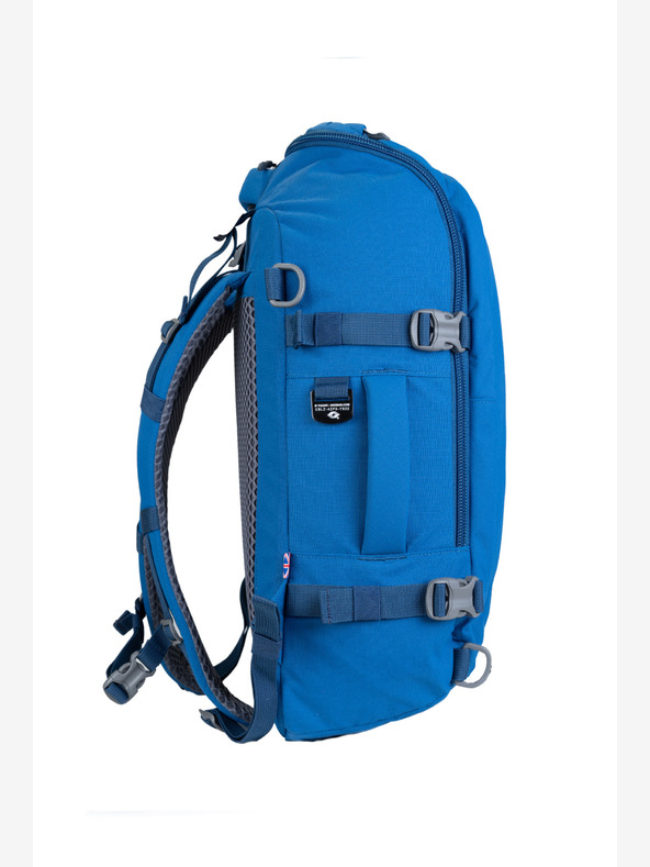 CabinZero Modrý unisex batoh CabinZero Adventure (32L)