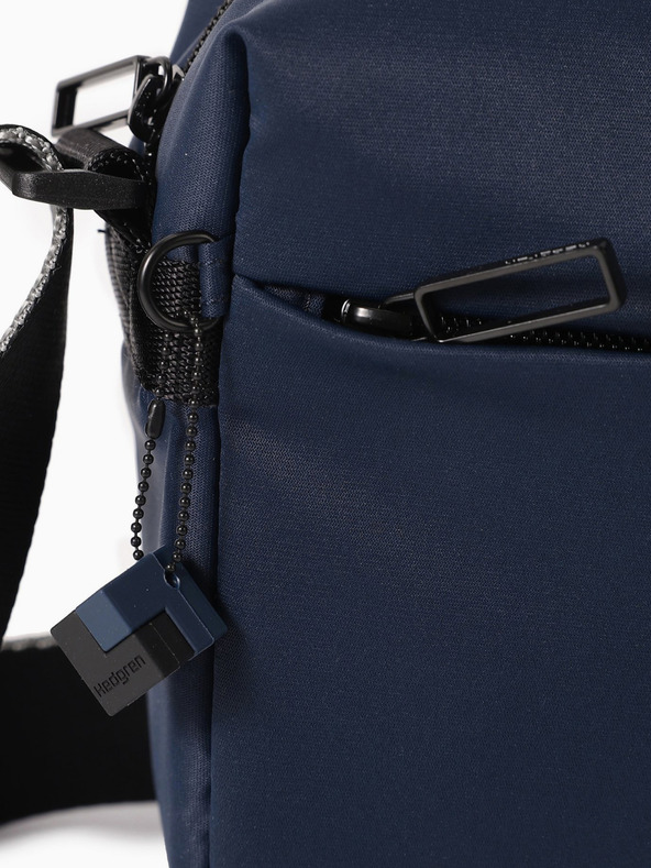 Hedgren Tmavě modrá dámská kabelka Hedgren Neutron M