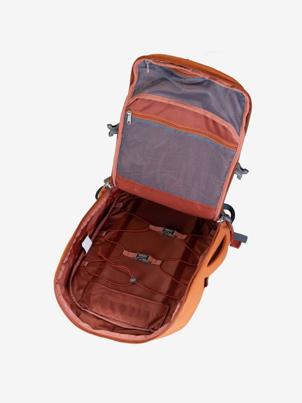 CabinZero Oranžový unisex batoh CabinZero Adventure Pro Sahara Sand (32 L)