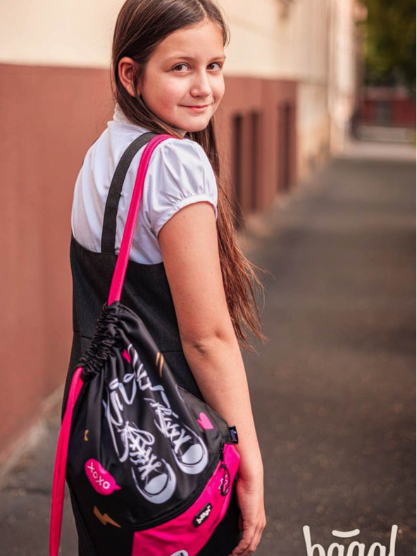 BAAGL  Černý sáček s kapsou tenisky Baagl