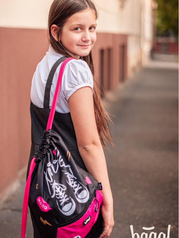 BAAGL  Černý sáček s kapsou tenisky Baagl