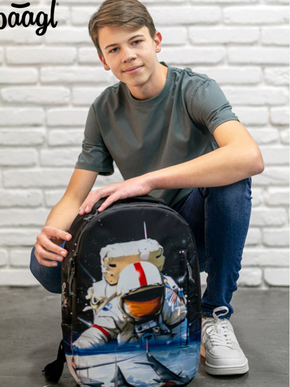 BAAGL  Černý batoh Baagl eARTh - Cosmonaut by Caer8th