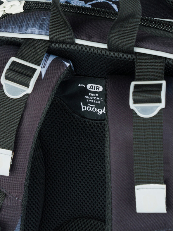 BAAGL  Černá školní aktovka Baagl Shelly Batman Dark City