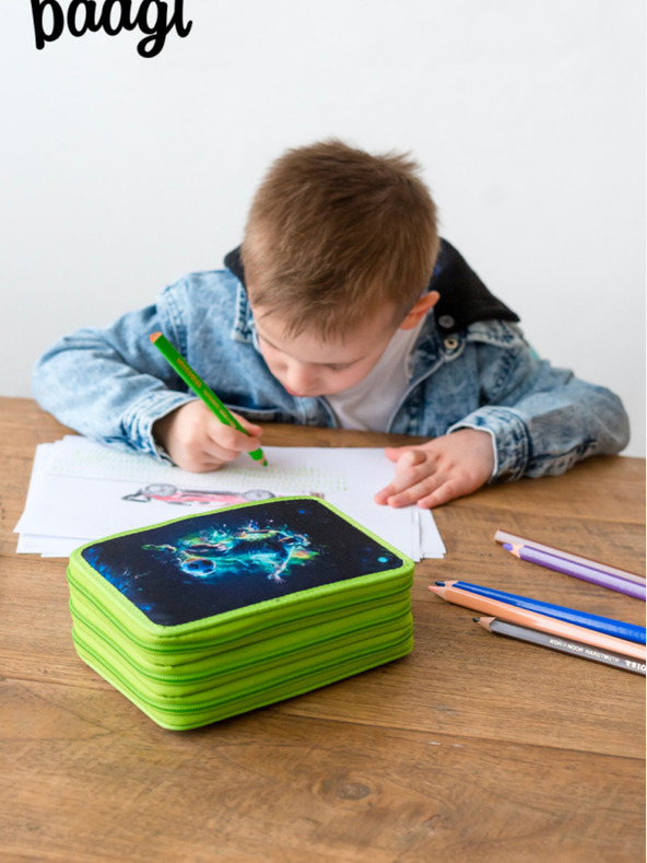 BAAGL  Zelený školní penál třípatrový Baagl Fotbal Hráč