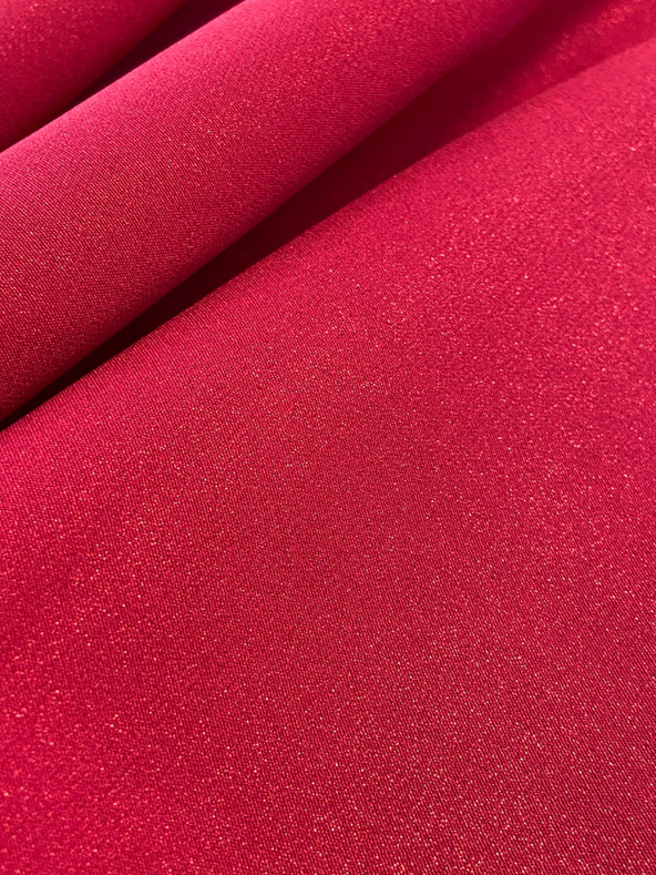 numoco Elegantní šaty s delším zadním dílem - červené s třpytkami Numoco