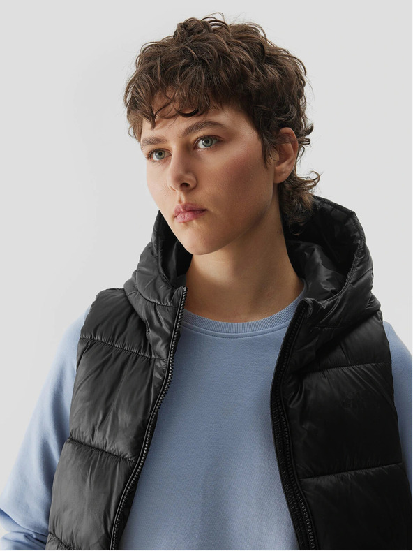 4F Dámská péřová vesta s výplní ze syntetického peří 4F