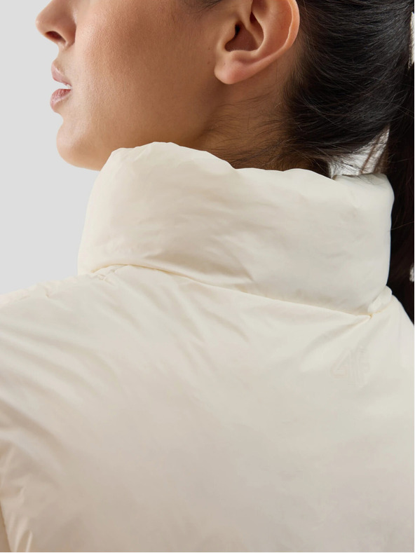 4F Dámská péřová vesta s výplní ze syntetického peří 4F