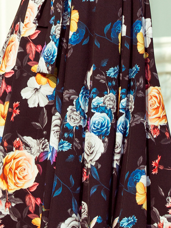 numoco Dlouhé šaty s volánky - černá + barevné květiny Numoco