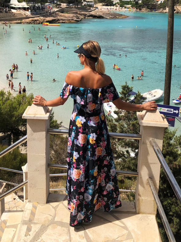 numoco Dlouhé šaty s volánky - černá + barevné květiny Numoco