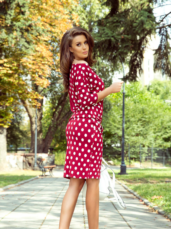 numoco Sportovní šaty se vázáním a kapsami - burgundské + puntíky Numoco