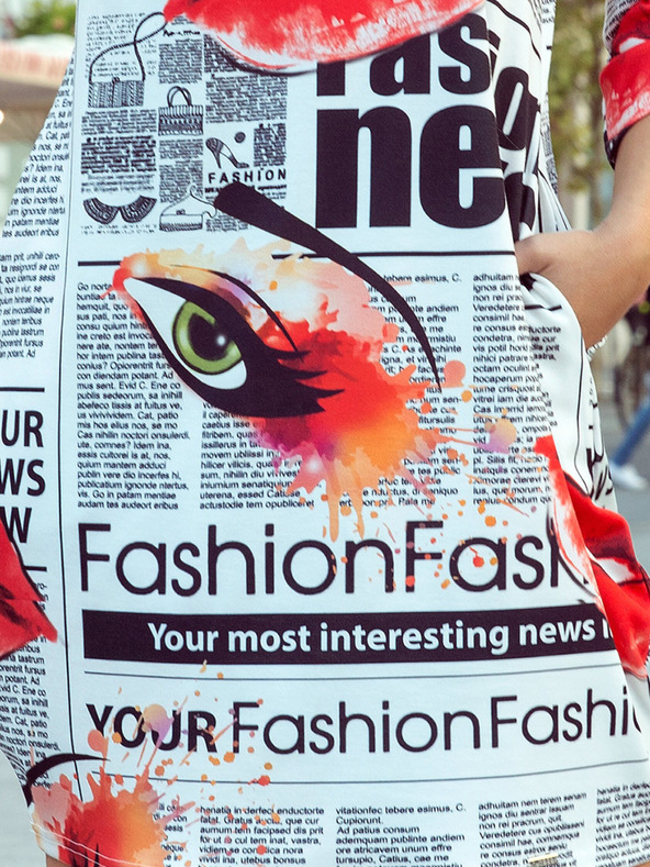 numoco Pohodlné nadměrné šaty - novinový vzor Numoco SOPHIE