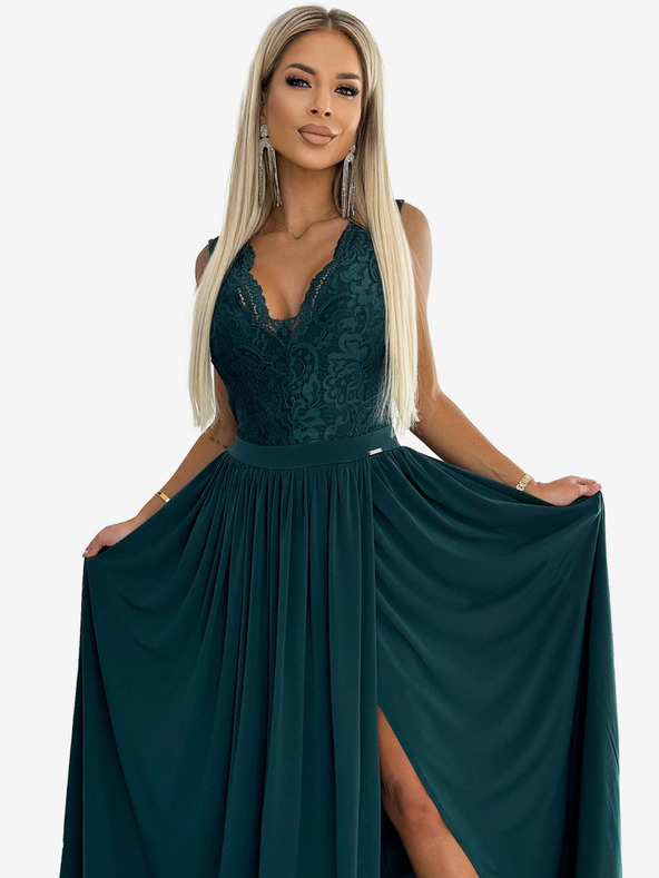 numoco Dlouhé šaty s krajkovým výstřihem - zelené Numoco LEA