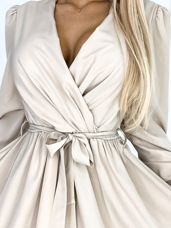 numoco Dámské šaty s výstřihem a páskem - béžové Numoco BINDY