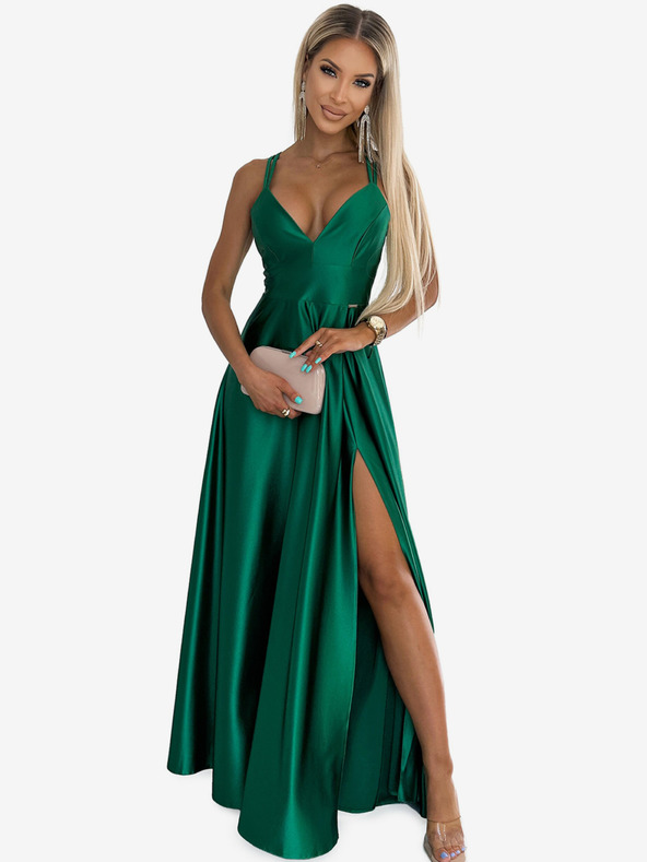 numoco Elegantní dlouhé saténové šaty s výstřihem a překříženými ramínky - zelené Numoco LUNA