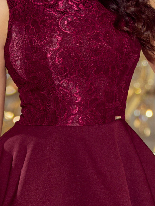 numoco Šaty s krajkou - burgundské barvy Numoco LAURA