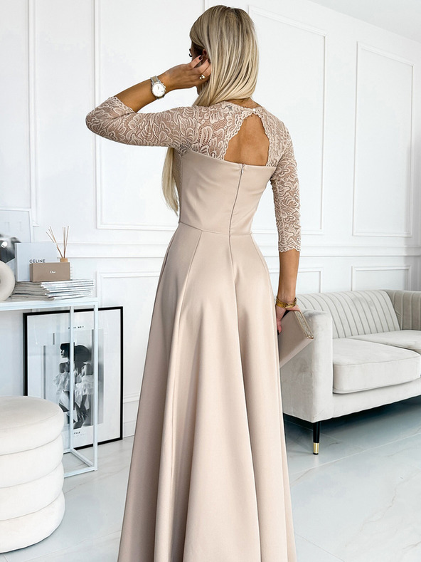 numoco Krajkové, elegantní dlouhé šaty s výstřihem a rozparkem u nohavic - béžové Numoco AMBER