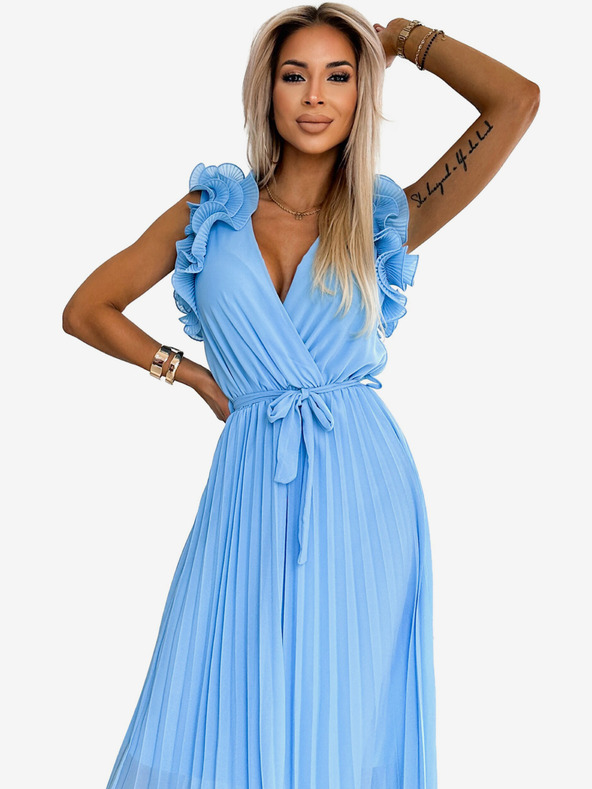 numoco Plisované šifonové midi šaty s výstřihem a jemnými volánky - světle modrá Numoco MIRABELLA