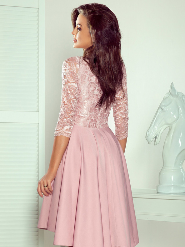 numoco Exkluzivní šaty s krajkou - prášek růžový Numoco NICOLLE