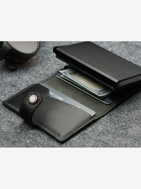 Pularys Pularys dárková sada pánská kožená peněženka Hiker a přívěsek na klíče černé 211314101