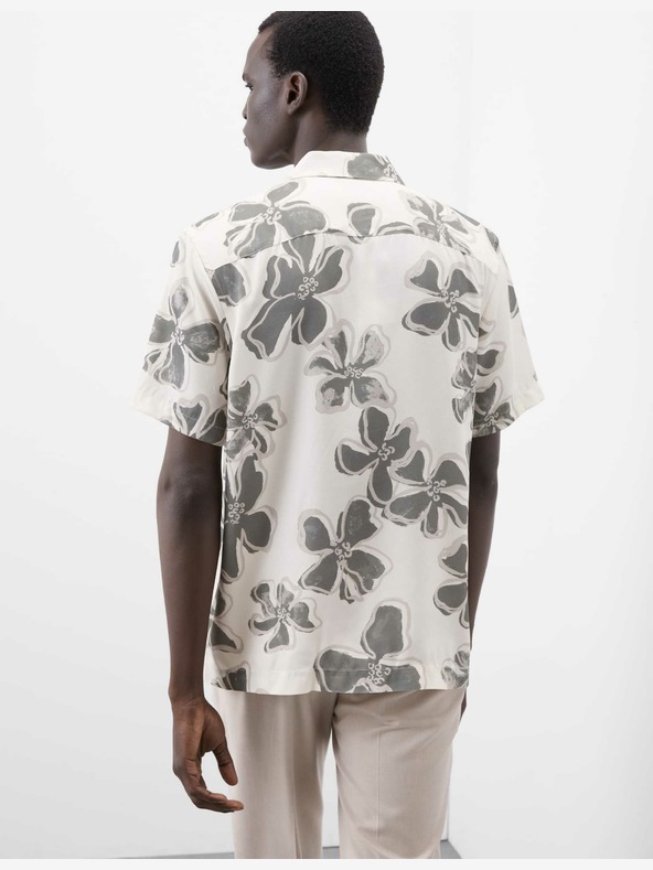 Marks & Spencer Květovaná košile s kubánským límečkem Marks & Spencer smetanová