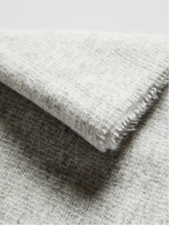 Moodo Plain scarf with fringes