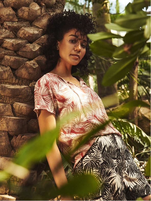 Moodo Bílo-červená dámská vzorovaná halenka Moodo