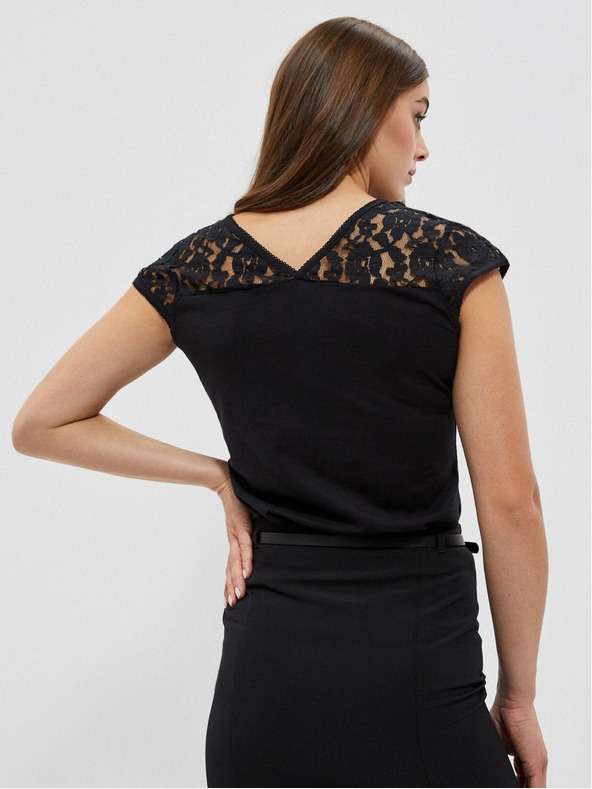 Moodo Černé tričko s výstřihem do V a  krajkou Moodo