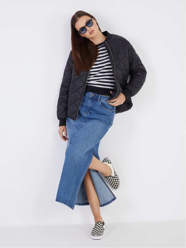 ONLY Bílo-černý dámský pruhovaný svetr ONLY Piumo