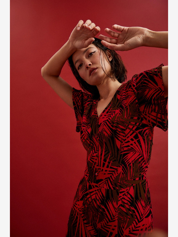 Moodo Červené šaty s výstřihem do V Moodo