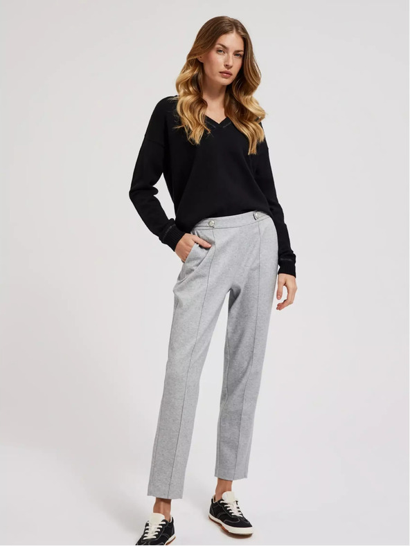 Moodo Černý svetr s výstřihem do V a dlouhým rukávem Moodo