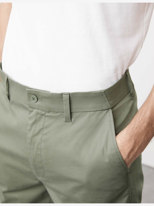 Marks & Spencer Super lehké chino kalhoty, normální střih Marks & Spencer zelená