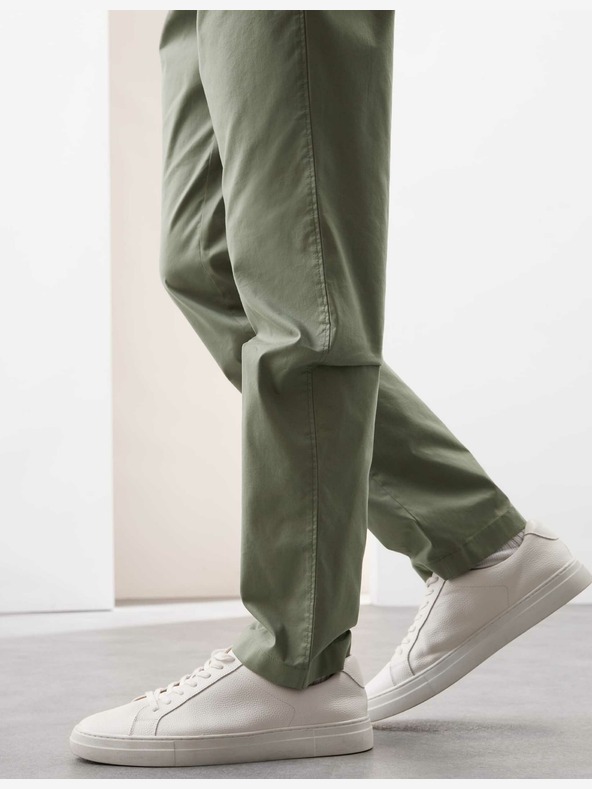 Marks & Spencer Super lehké chino kalhoty, normální střih Marks & Spencer zelená