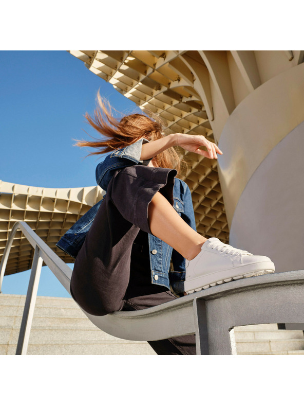 Geox Bílé dámské tenisky Geox Spherica ecub-1