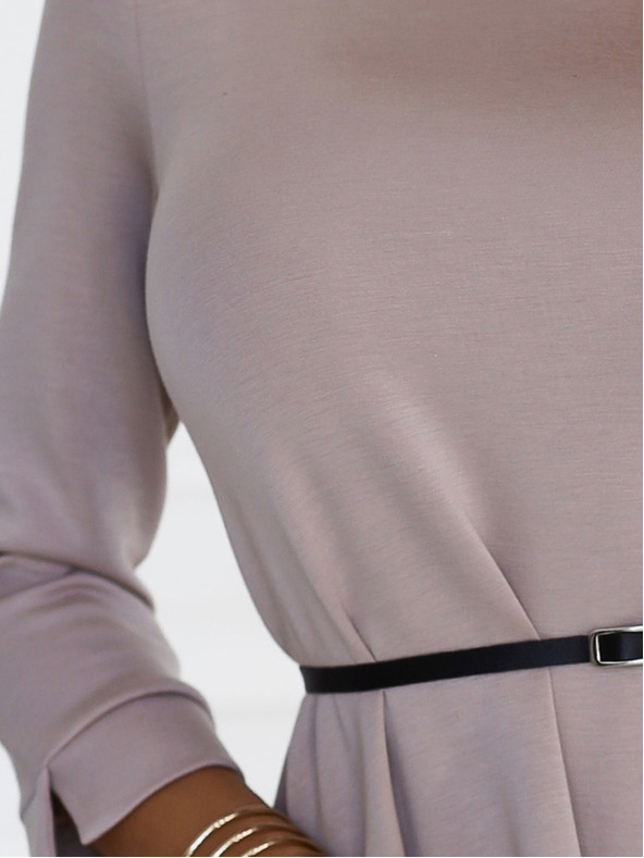 numoco Klasické trapézové šaty s černým páskem - béžové Numoco