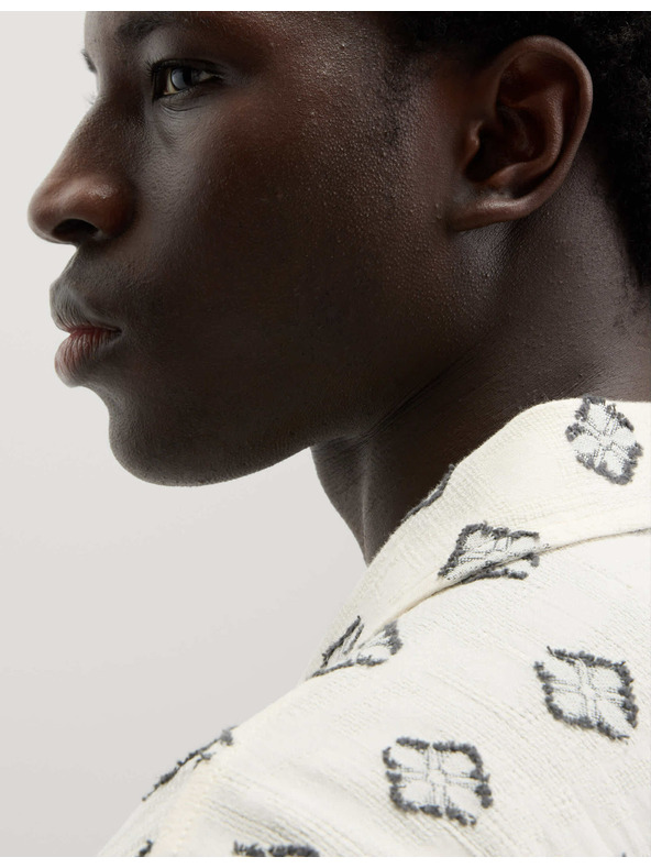 Marks & Spencer Košile z čisté bavlny s geometrickým potiskem Marks & Spencer smetanová