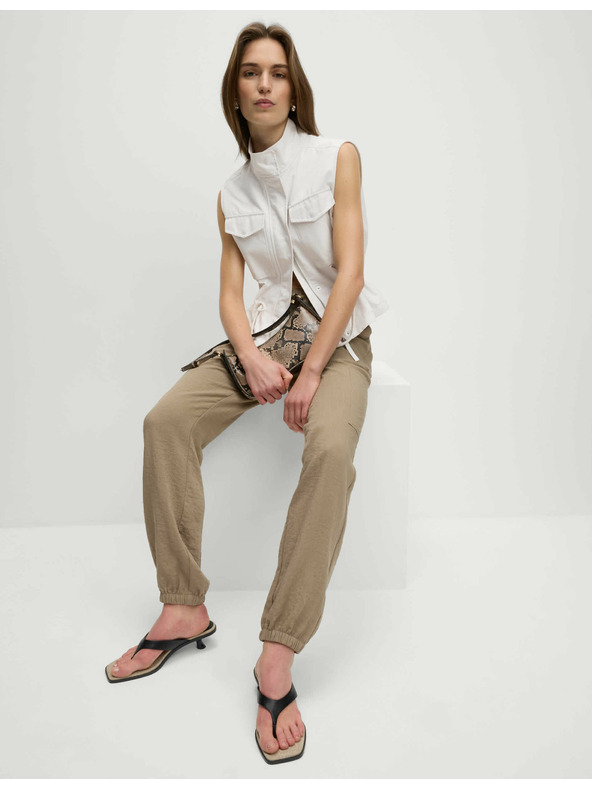 Marks & Spencer Funkční vesta s vysokým podílem bavlny Marks & Spencer béžová