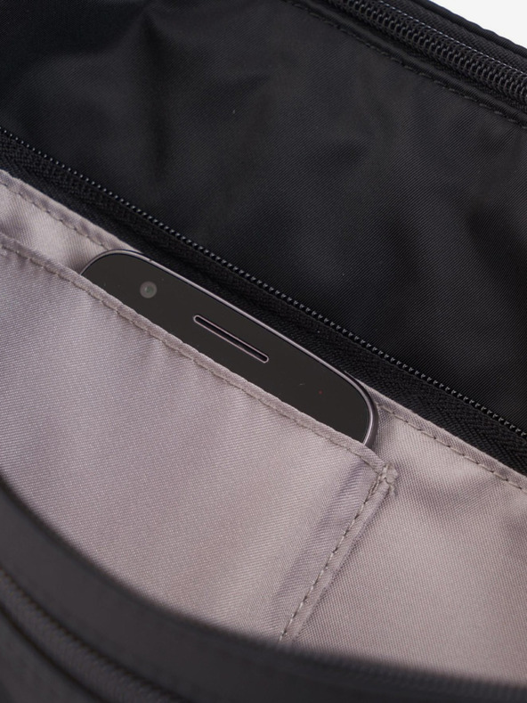 Hedgren Černá dámská crossbody kabelka Hedgren Eye M