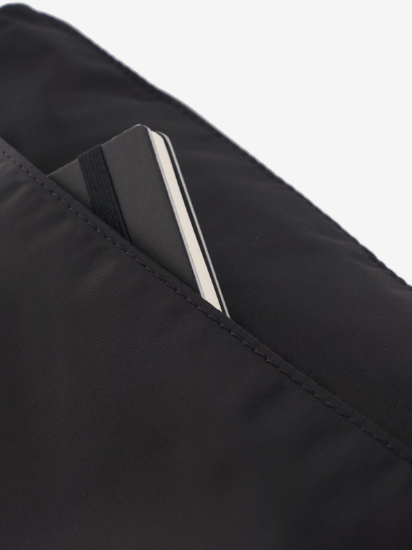 Hedgren Černá dámská crossbody kabelka Hedgren Eye M