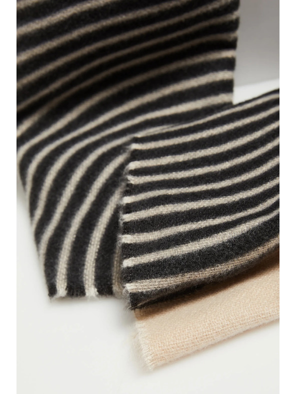 Moodo Černo-béžová dámská vzorovaná šála Moodo