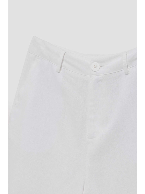 Moodo Bílé dámské kraťasy Moodo